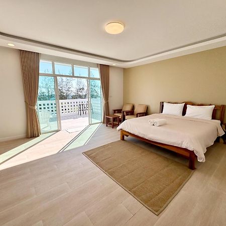 Privaterayong Hotel Екстериор снимка