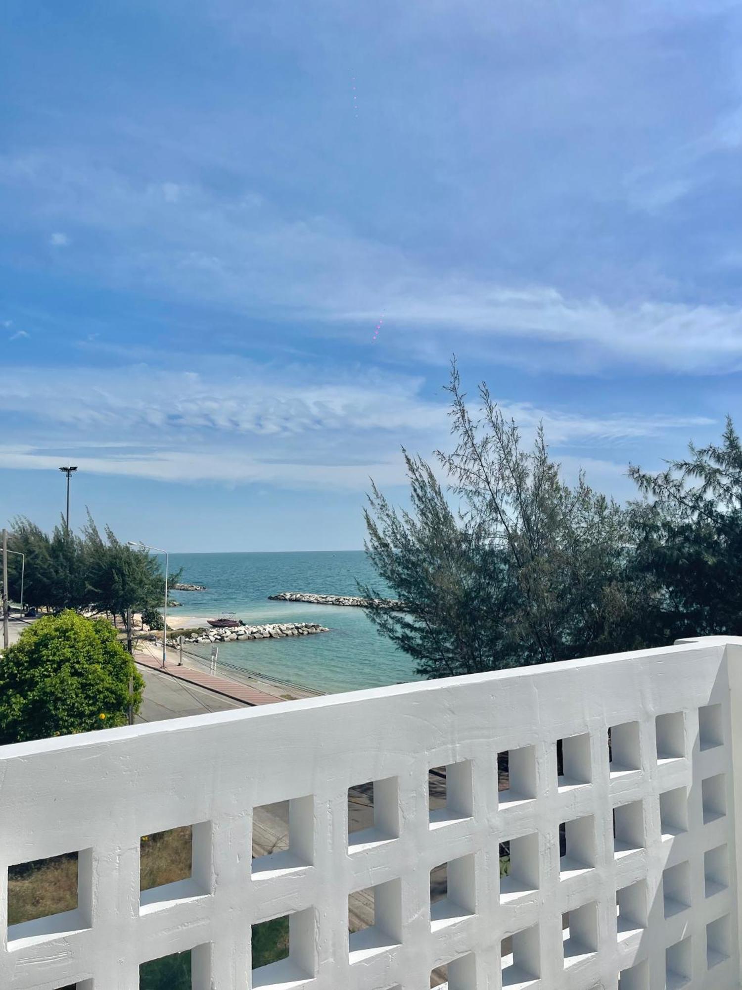 Privaterayong Hotel Екстериор снимка