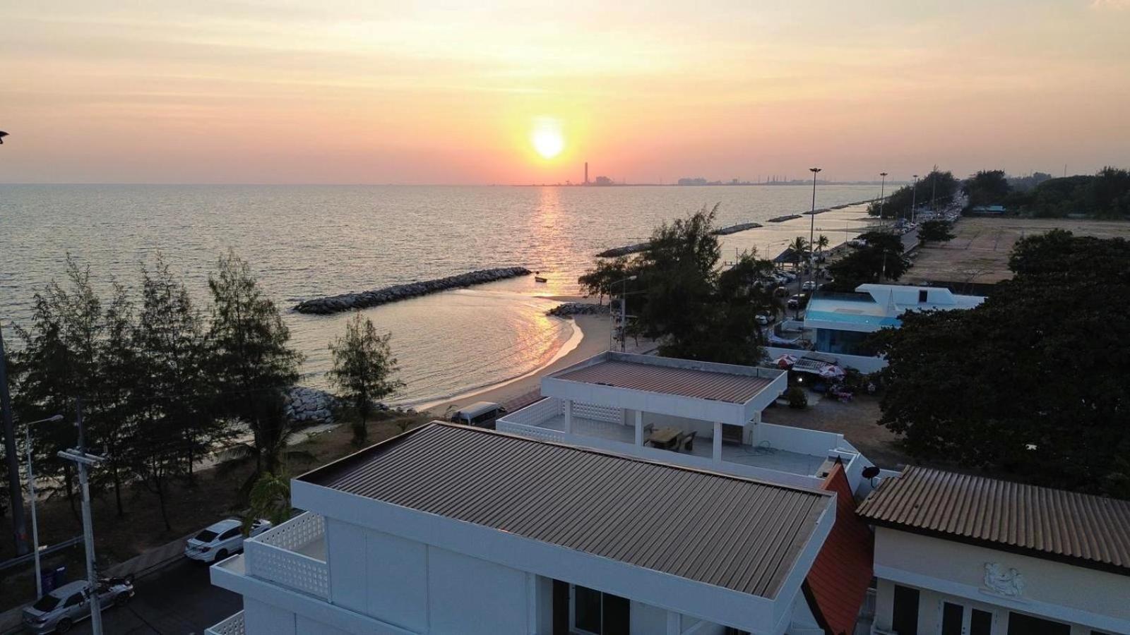 Privaterayong Hotel Екстериор снимка